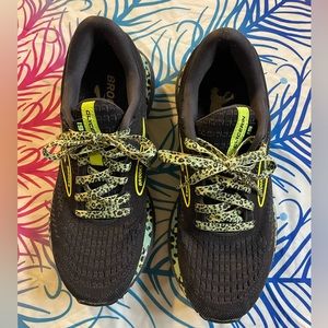 Brooks Women's, Glycerin 19 Running Shoe -size 9 medium. Black/Ebony/Nightlife